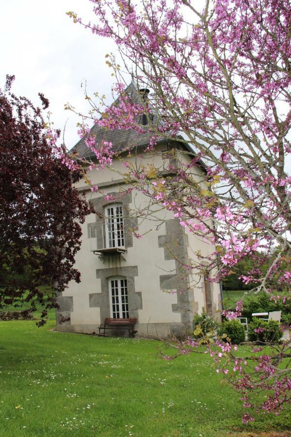 Les Vergnes Saint-Pardoux-le-Neuf Exterior photo